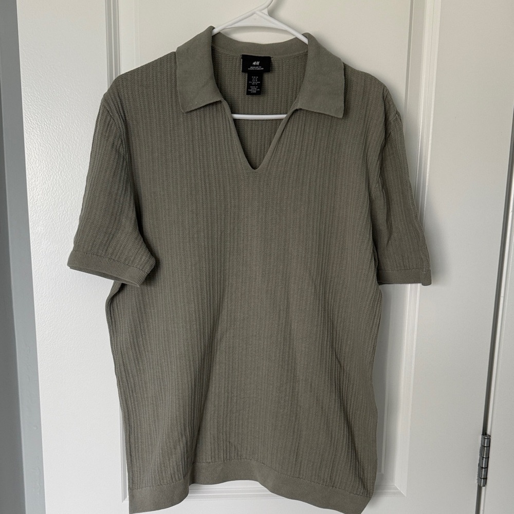 Ribbed V-Neck Polo Shirt H&M